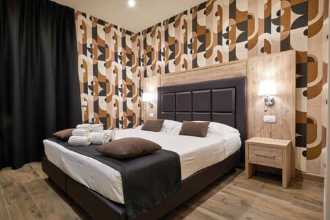 Egyptian cotton sheets, premium bedding, minibar, in-room safe