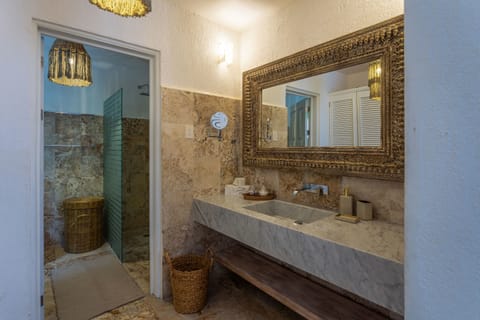 Ocean View Suite | Bathroom | Shower, rainfall showerhead, free toiletries, bathrobes