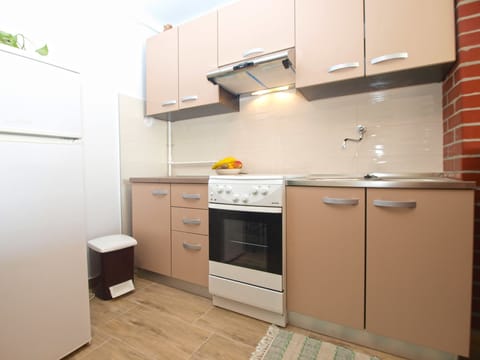 Standard Apartment, 1 Bedroom (604/1451) | Private kitchen | Fridge, oven, stovetop, cookware/dishes/utensils