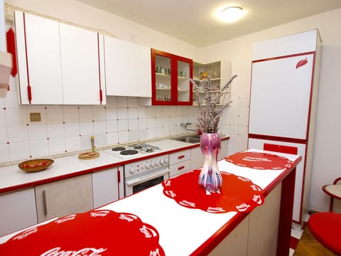 Standard Apartment, 2 Bedrooms (0230) | Private kitchen | Fridge, oven, stovetop, coffee/tea maker