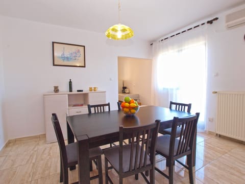 Standard Apartment, 2 Bedrooms (1077/6438) | In-room dining