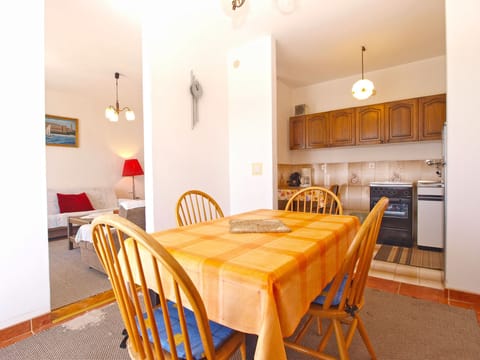 Standard Apartment, 1 Bedroom (1586/16261) | In-room dining