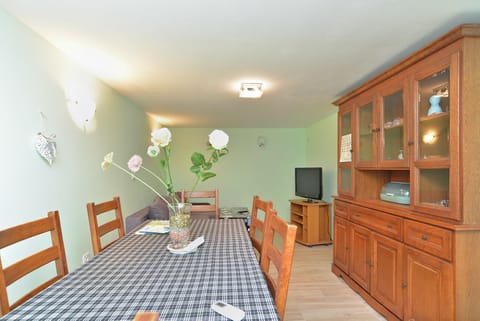 Standard House, 2 Bedrooms (0467) | Private kitchen | Fridge, oven, stovetop, electric kettle
