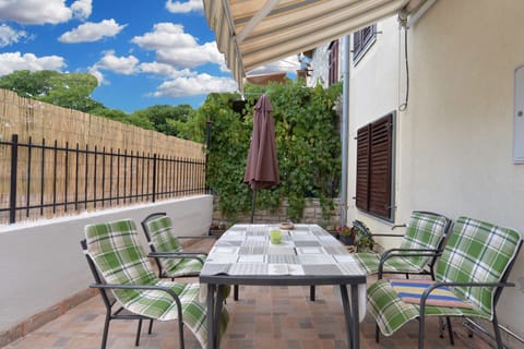 Standard House, 2 Bedrooms (0467) | Terrace/patio