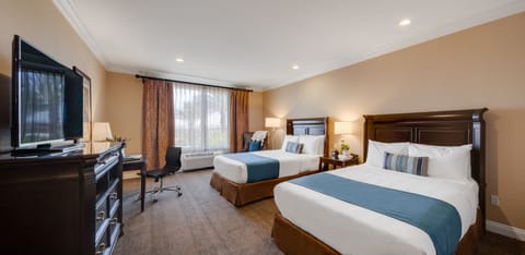 2 Queen Studio Suite | Premium bedding, down comforters, pillowtop beds, in-room safe