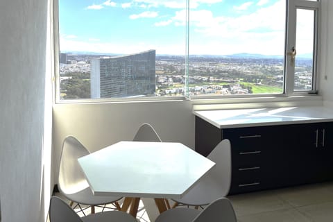 Family Suite, 2 Bedrooms, Non Smoking | Private kitchen | Microwave