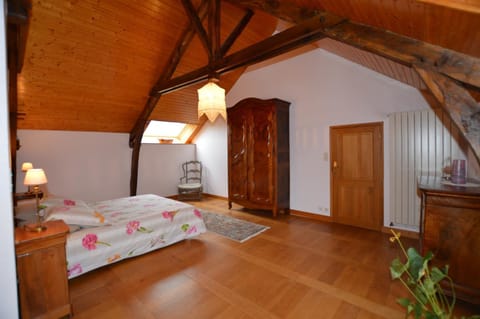 Double Room (Rose) | Individually decorated, individually furnished, desk, iron/ironing board