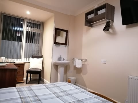 Comfort Double Room, 1 Double Bed, Garden View, Ground Floor | Hypo-allergenic bedding, individually decorated, individually furnished