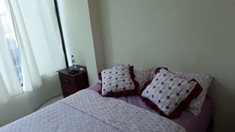 Economy Double Room, 1 Double Bed, Non Smoking | Blackout drapes, iron/ironing board, free WiFi, bed sheets