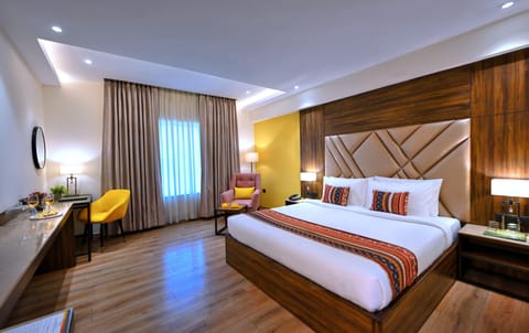 Executive Double Room | In-room safe, soundproofing, free WiFi, bed sheets