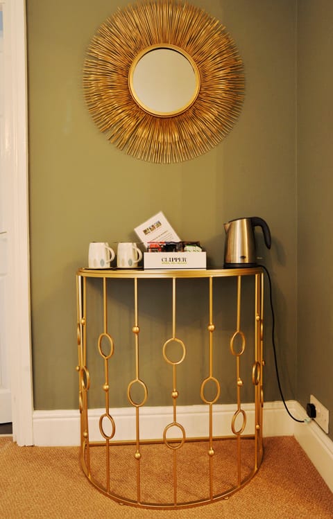 King Suite | Premium bedding, individually decorated, individually furnished, desk