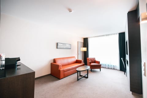 Premium bedding, pillowtop beds, in-room safe, desk