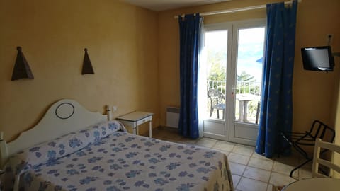 Double Room, Terrace | Individually decorated, individually furnished, free WiFi, bed sheets