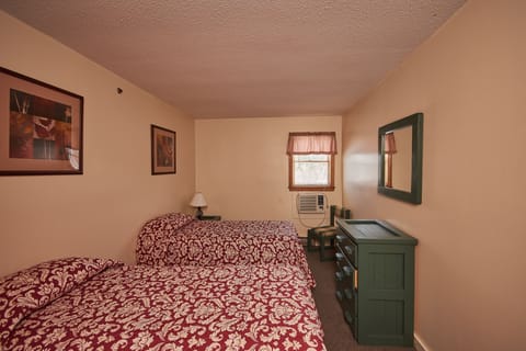 Premium Apartment, Ensuite (Standard 2Bdrm) | 2 bedrooms, iron/ironing board, free WiFi, bed sheets