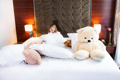 Suite Junior Executive | Premium bedding, pillowtop beds, in-room safe, blackout drapes