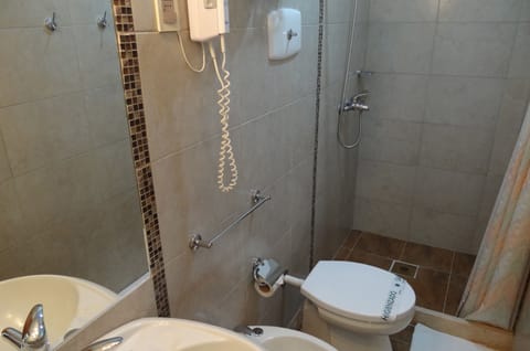 Shower, free toiletries, hair dryer, bidet