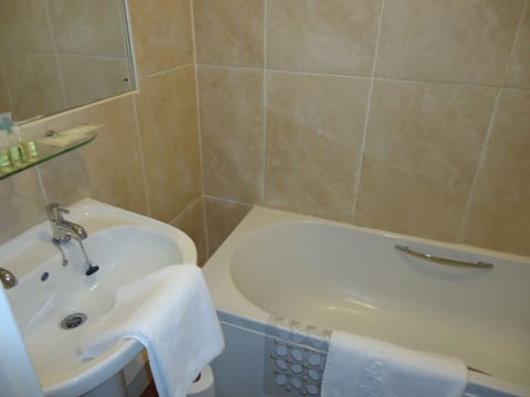 Suite, Ensuite (Yorkshire) | Bathroom