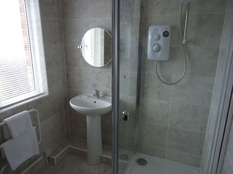 Double Room, Ensuite (Cook) | Bathroom