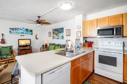 Condo, 1 Queen Bed with Sofa bed (Alii Villas 340) | Private kitchen | Oven, dishwasher, toaster, paper towels