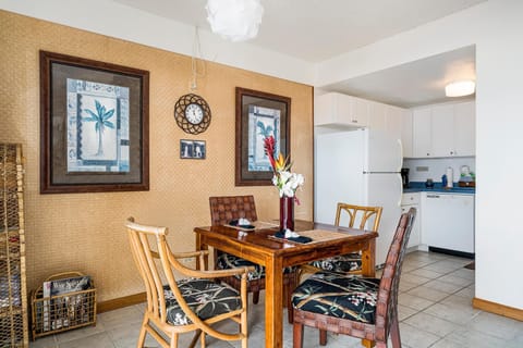 Condo, 1 King Bed (Kona Plaza#402) | Dining