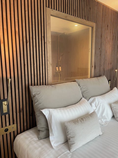 Minibar, in-room safe, desk, blackout drapes