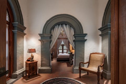 Suite, 1 King Bed | Premium bedding, in-room safe, desk, laptop workspace