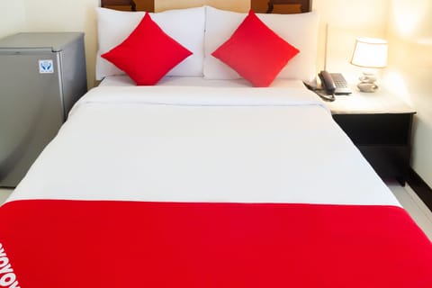 Standard Double Room | Desk, free WiFi, bed sheets