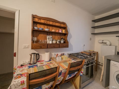 Deluxe Studio, 1 Queen Bed, Kitchenette (1) | Private kitchen | Fridge, espresso maker, coffee/tea maker, electric kettle