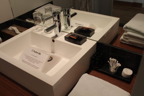 Junior Suite, Bathtub | Bathroom | Designer toiletries, hair dryer, towels, soap