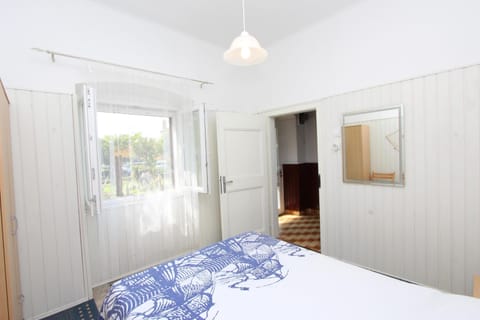 Comfort Apartment, 1 Bedroom, Terrace | Iron/ironing board, free WiFi, bed sheets