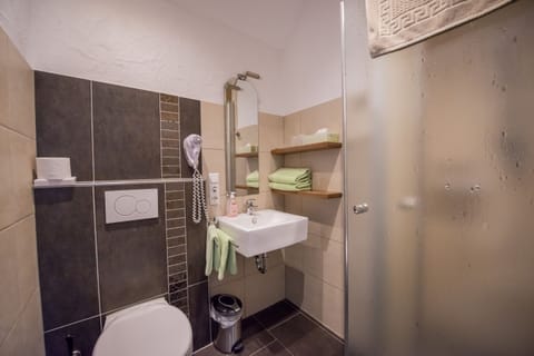 Comfort Double Room, Private Bathroom | Bathroom