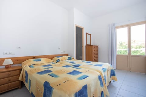 Basic Double or Twin Room, Balcony | Individually decorated, individually furnished, bed sheets