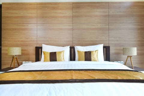Minibar, in-room safe, desk, rollaway beds