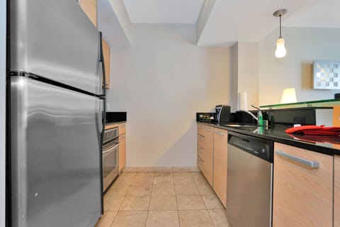 Condo, 1 Bedroom (710) | Private kitchenette | Full-size fridge, microwave, oven, stovetop