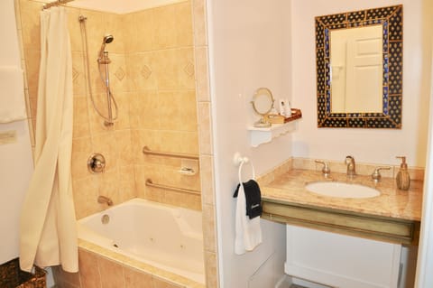 Junior Single Room, 1 Queen Bed, Non Smoking, Jetted Tub | Bathroom | Designer toiletries, hair dryer, bathrobes, towels