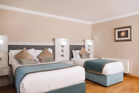 Classic Double & Single Bed | In-room safe, desk, iron/ironing board, free WiFi