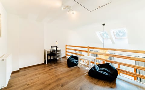 Apartment (Mysliwska 1A/5) | Laptop workspace, iron/ironing board, free WiFi, bed sheets