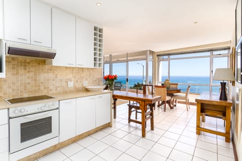 Premier Apartment, 1 Queen Bed, Ocean View | Private kitchen | Fridge, microwave, oven, stovetop