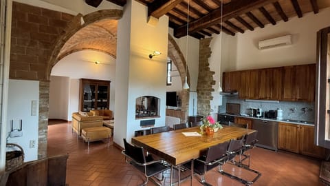 Villa, 3 Bedrooms, Terrace, Hill View (La Stalla, incl. 100€ Cleaning Fee) | In-room dining