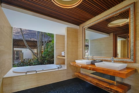 2 Bedroom Pool Villa | Bathroom | Separate tub and shower, jetted tub, free toiletries, hair dryer