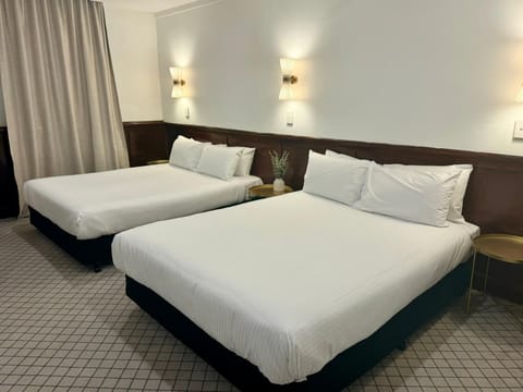 Deluxe Double or Twin Room, 1 Bedroom | Premium bedding, minibar, individually decorated, individually furnished