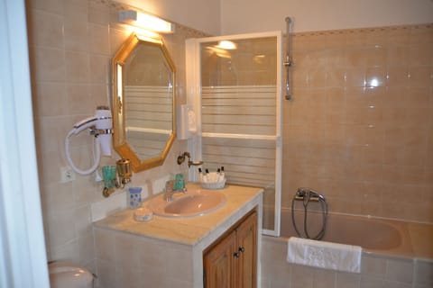 Family Quadruple Room, Balcony, Sea View (420) | Bathroom | Combined shower/tub, free toiletries, hair dryer, slippers