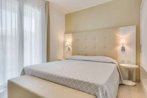 1 bedroom, in-room safe, desk, blackout drapes