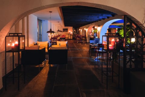 Lunch and dinner served