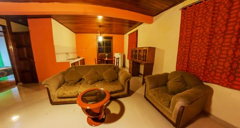 Family Bungalow, 2 Bedrooms, Kitchen, Pool View | Free WiFi, bed sheets