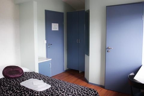 Double or Twin Room, Private Bathroom | Blackout drapes, free cribs/infant beds, free WiFi, bed sheets