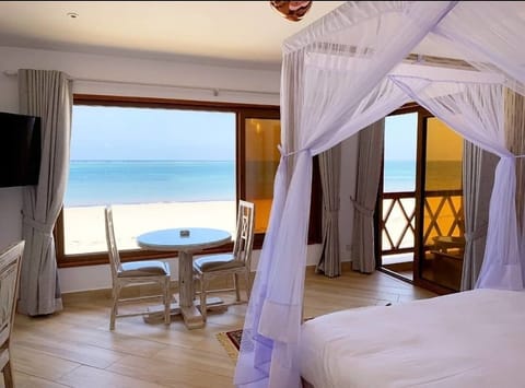 Deluxe Room, 1 King Bed, Balcony, Ocean View | Premium bedding, in-room safe, individually furnished, free WiFi