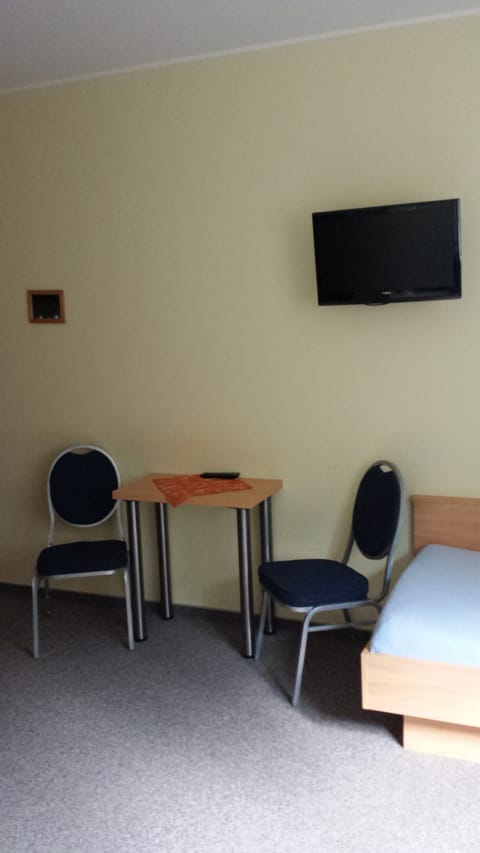 Basic Double Room | Memory foam beds, blackout drapes, cribs/infant beds, rollaway beds