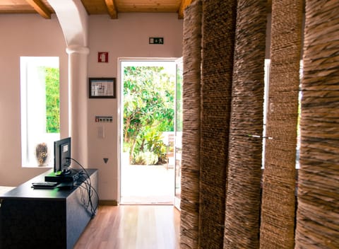 Studio Cottage, Terrace (Casa da Nêspera) | Living area | Flat-screen TV, table tennis, toys