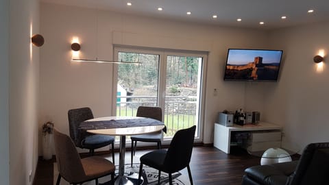 Superior Studio, 1 Queen Bed with Sofa bed (incl. end cleaning fee €35) | Living area | Flat-screen TV